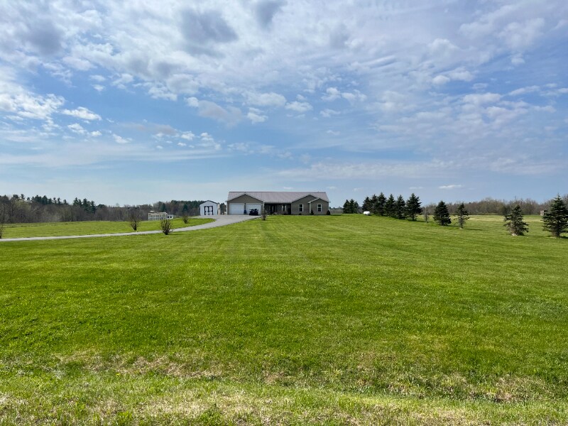 40020 Selos Rd in Carthage, NY - Building Photo