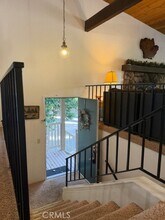 301 Canyon Crest Ln in Lake Arrowhead, CA - Foto de edificio - Building Photo