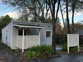 7812 Lynch Rd, Unit Sebastopol Studio in Sebastopol, CA - Building Photo