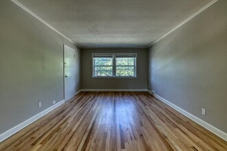 9015 W North Ave in Wauwatosa, WI - Building Photo - Building Photo