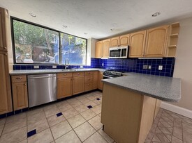 339 K St, Unit 1 Apartamentos