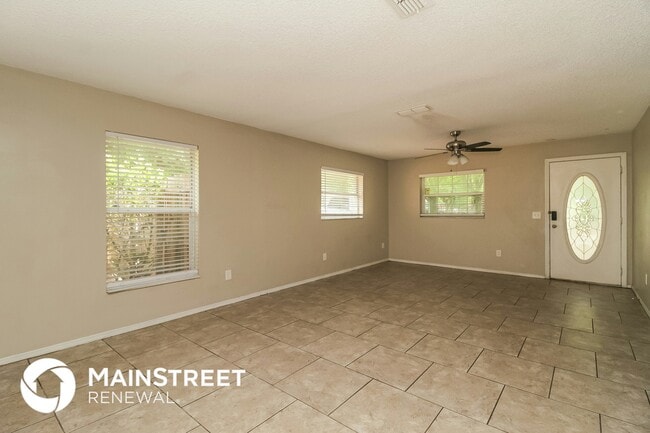 313 Apopka Hills Cir