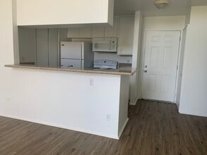 808 Coriander Dr, Unit #A in Torrance, CA - Building Photo - Building Photo