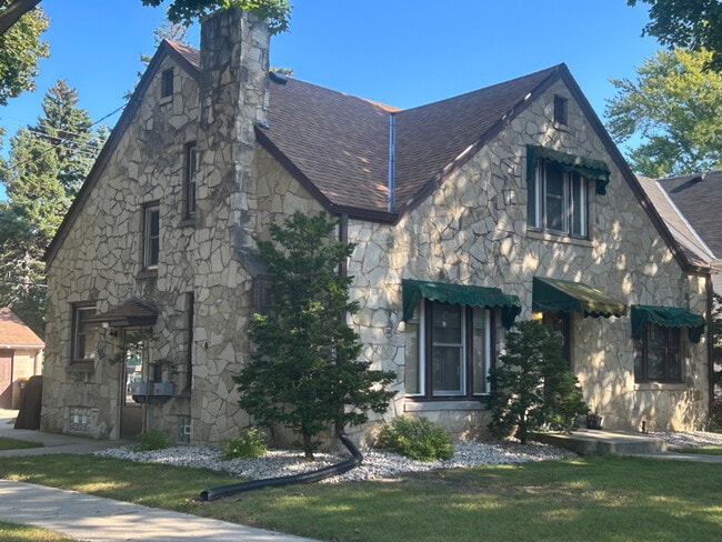 property at 8225 W Hayes Ave