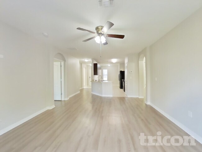 2508 Valhalla Dr in Tavares, FL - Foto de edificio - Building Photo