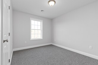 23 Karatzas Avenue in Manchester, NH - Building Photo - Building Photo