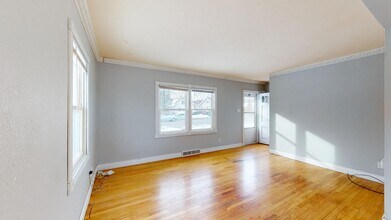 912 Grand Ave in Ames, IA - Building Photo - Building Photo