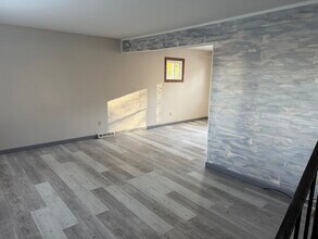 566 Kenwood Ave, Unit A in Delmar, NY - Building Photo - Building Photo