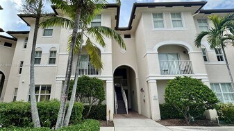 11605 NW 89th St in Doral, FL - Building Photo