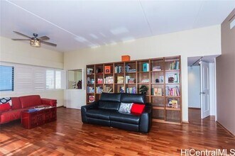 1330 Heulu St in Honolulu, HI - Building Photo - Building Photo