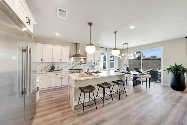 131 N Un St in Hanford, CA - Building Photo - Building Photo