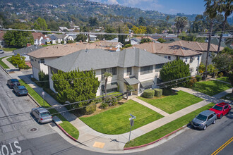 559 Glenwood Rd in Glendale, CA - Foto de edificio - Primary Photo