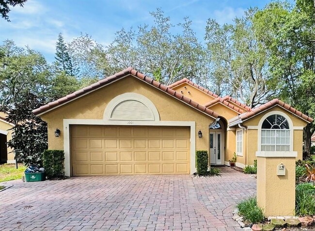 property at 1001 E Pebble Beach Cir