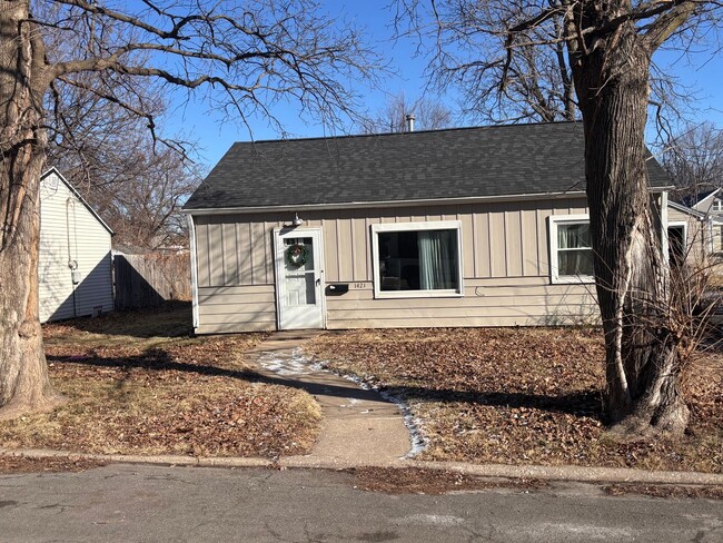 property at 1421 43rd St