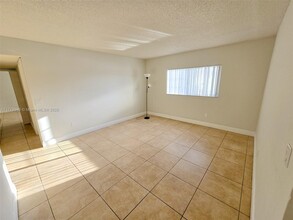 3690 N 56th Ave in Hollywood, FL - Building Photo - Building Photo