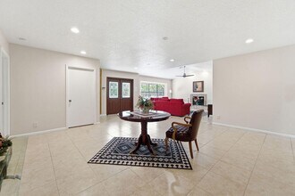 5562 Reynolds Rd in Wellington, FL - Building Photo - Building Photo