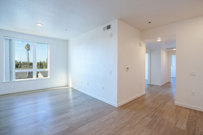 Mosaic on Mission in Hayward, CA - Building Photo - Interior Photo