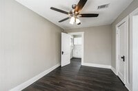 2616 Oakcliff St photo'