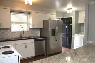 2574 Marilee Ln in Houston, TX - Building Photo - Building Photo