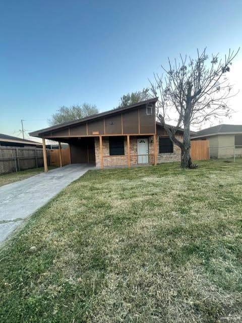 property at 1010 El Recreo Cir