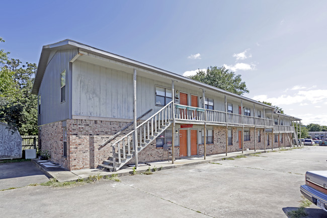 1931 W Deane St in Fayetteville, AR - Foto de edificio - Building Photo