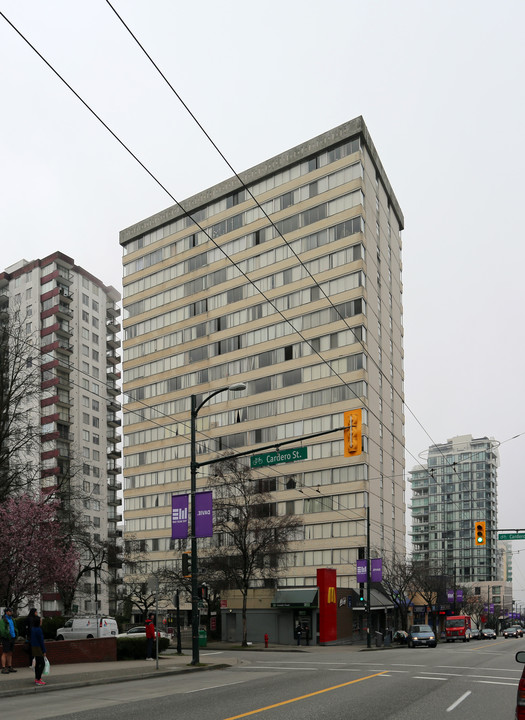 Regency Park in Vancouver, BC - Building Photo