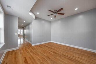 4443 N Sheridan Rd, Unit 3 in Chicago, IL - Building Photo - Building Photo