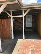 11889 Indian Trails Rd, Unit 2 in Marietta, OK - Building Photo - Building Photo