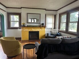 4015 University Ave in Des Moines, IA - Building Photo