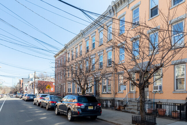 349 7th St in Jersey City, NJ - Foto de edificio - Building Photo