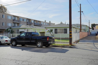 1029-1033 S Myrtle Ave in Inglewood, CA - Building Photo - Building Photo