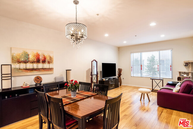 property at 6020 S Seabluff Dr