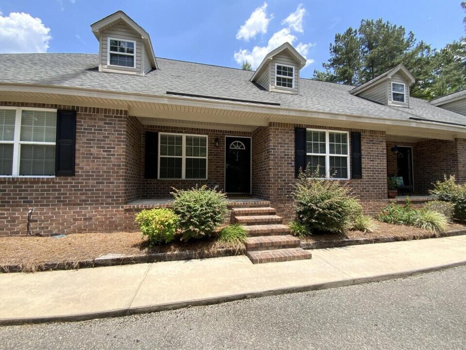 104 Lakeview Commons Dr in Statesboro, GA - Building Photo