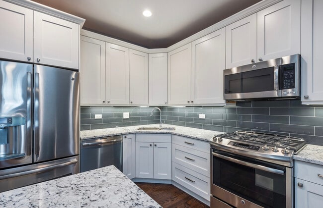 534 Sheridan Square in Evanston, IL - Building Photo - Building Photo