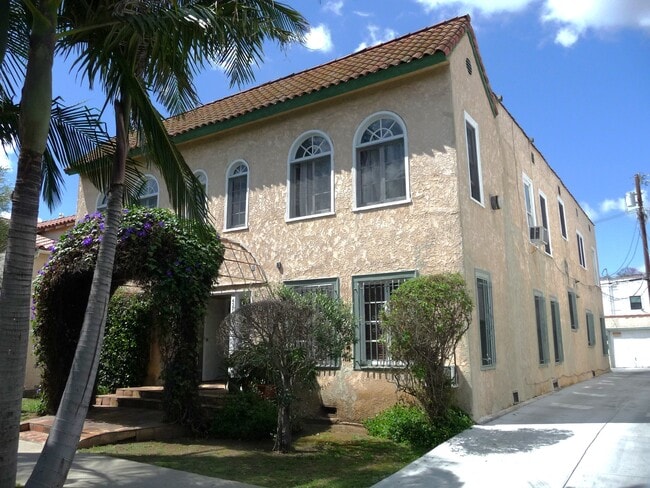 435 1/2 N Sierra Bonita Ave, Unit 435.5