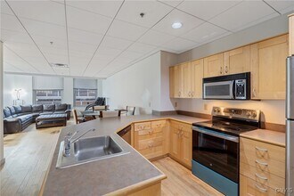 108 W Jefferson St in Syracuse, NY - Building Photo - Building Photo