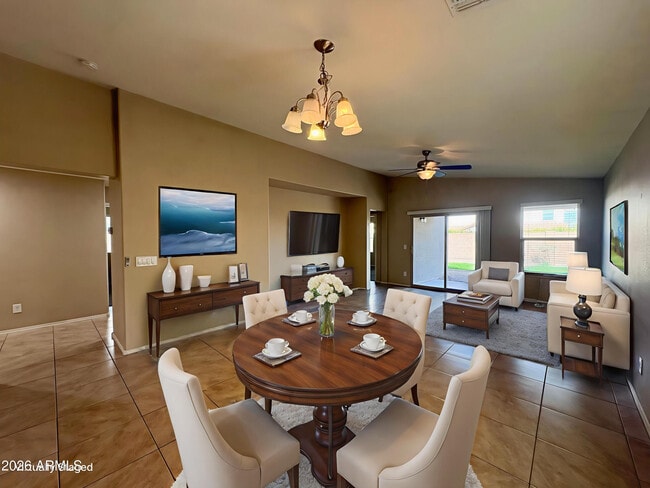 2190 E Hazeltine Way in Gilbert, AZ - Building Photo - Building Photo