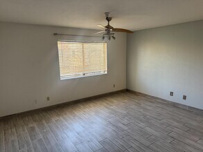 2615 N Hayden Rd, Unit 103 in Scottsdale, AZ - Foto de edificio - Building Photo