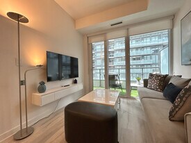177 Front St E in Toronto, ON - Building Photo