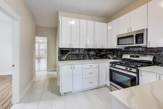 3425 W Carroll Ave in Chicago, IL - Building Photo - Building Photo