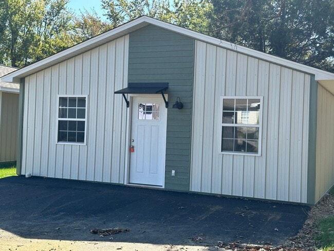 property at 117 Evergreen Pl