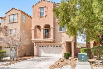 6635 Weeping Pine St in Las Vegas, NV - Building Photo - Building Photo
