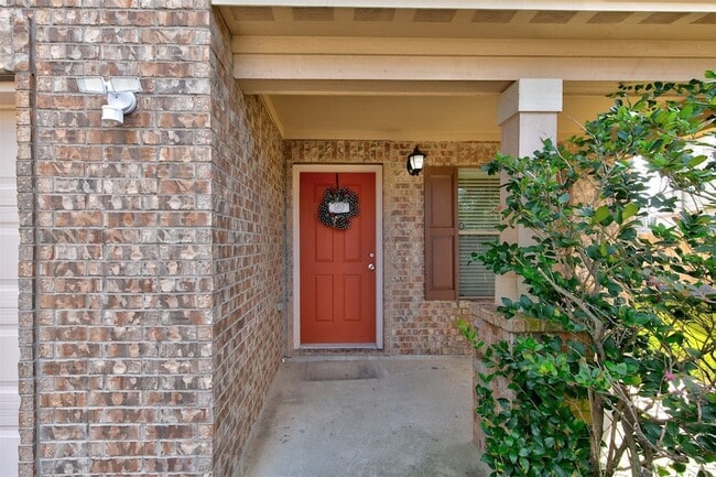 property at 15902 Arapaho Bend Ln