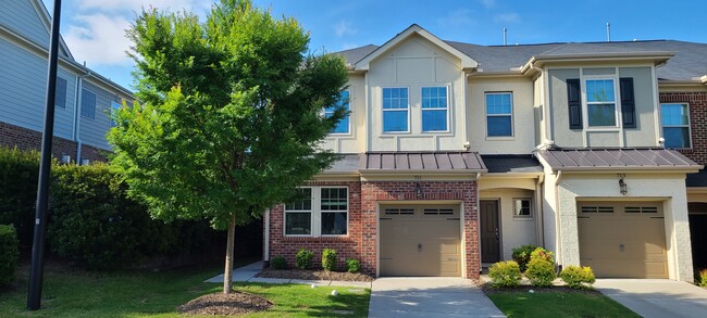 property at 711 Sidepark St