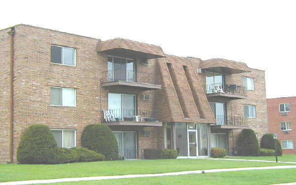 12818 Hill Dr in Crestwood, IL - Building Photo