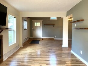 210 NW Roosevelt St in Stevenson, WA - Building Photo - Building Photo