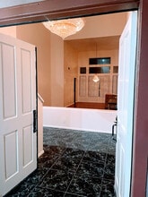 14610 Clearbrook Dr in Chino Hills, CA - Foto de edificio - Building Photo