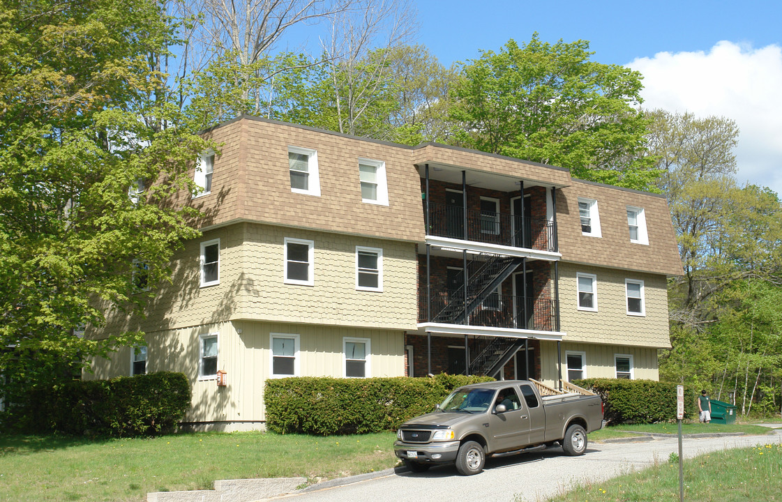 Maplewood Terrace in Freeport, ME - Building Photo