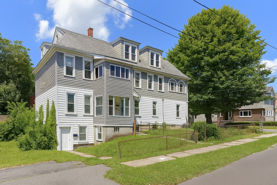 303 Griffiths St in Syracuse, NY - Building Photo