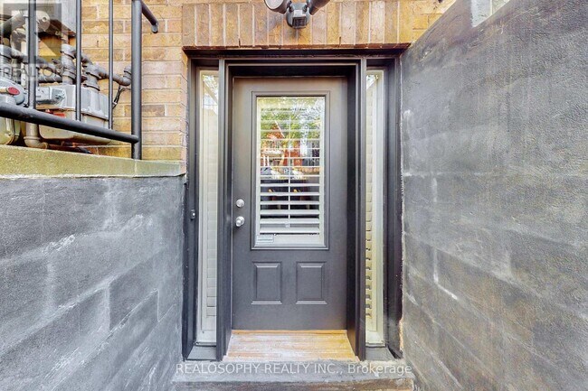 102 Morse St in Toronto, ON - Building Photo - Building Photo